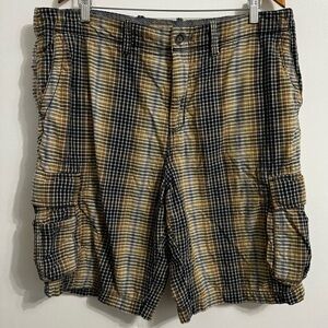 TOMMY BAHAMA JEANS (38) METAL SNAP BUTTON FLAP CARGO SHORTS MULTI-COLOR PLAID